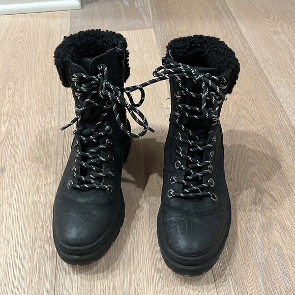 Steve Madden Shoes Womens Steve Madden Zip Up Size 7 Waterproof